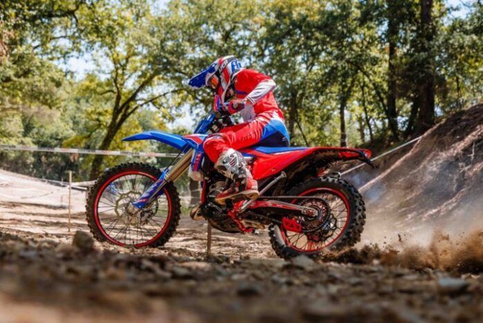 
								BETA RR 250 2T RACE 27 full									