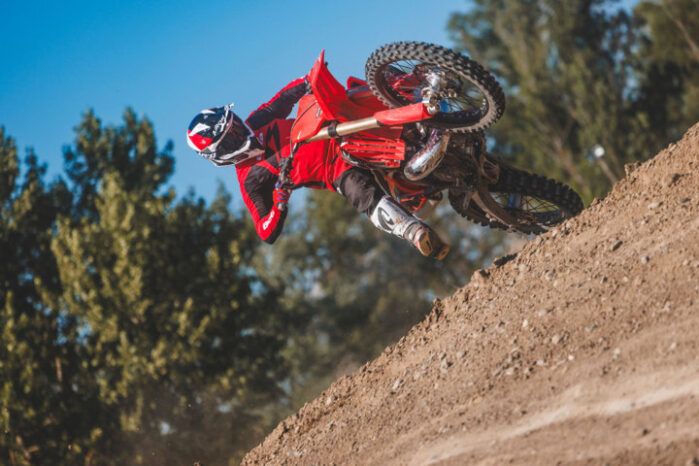
								BETA RX 350 2T CROSS 27 full									