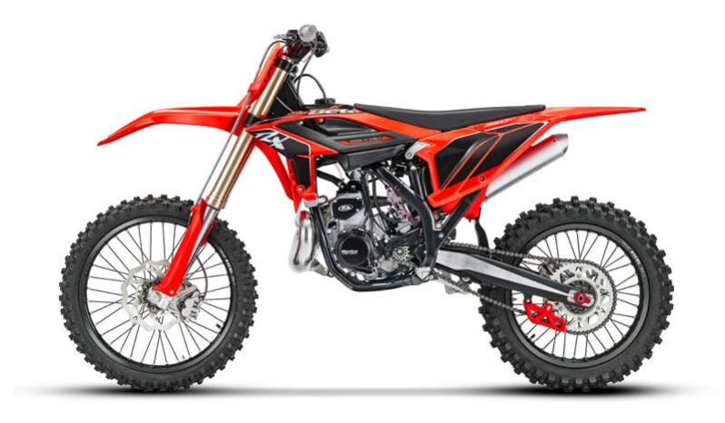 
								BETA RX 350 2T CROSS 27 full									