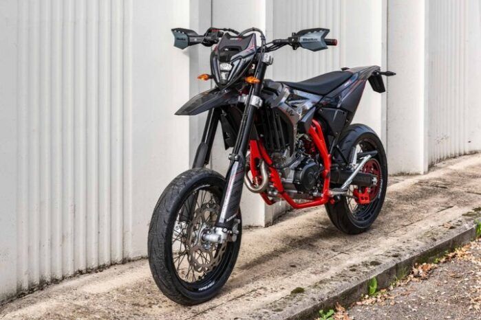 
								BETA RR 125 4T MOTARD RACING full									
