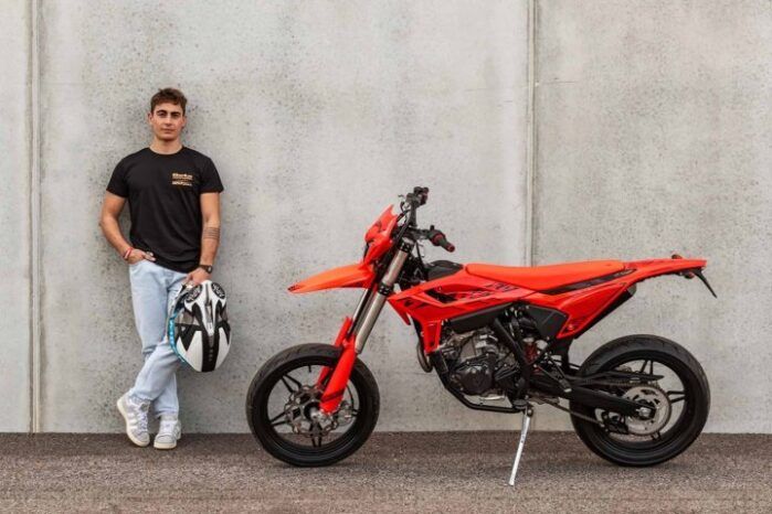 
								BETA RR 125 4T MOTARD T full									