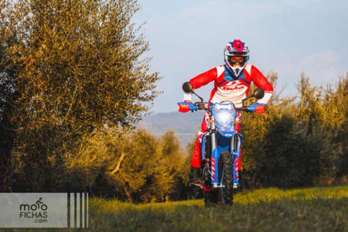 
								BETA RR 125 4T RACING ENDURO full									