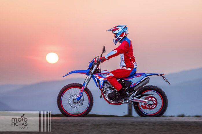 
								BETA RR 125 4T RACING ENDURO full									