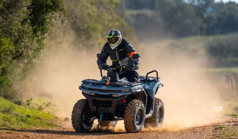 
								CFMOTO C4 full									