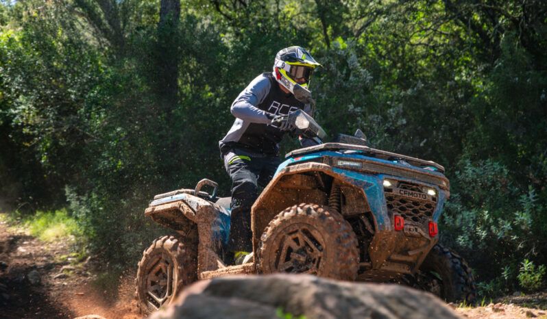 
								CFMOTO C4 full									